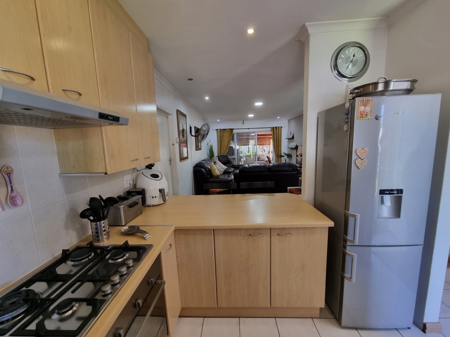 2 Bedroom Property for Sale in Sunningdale Western Cape